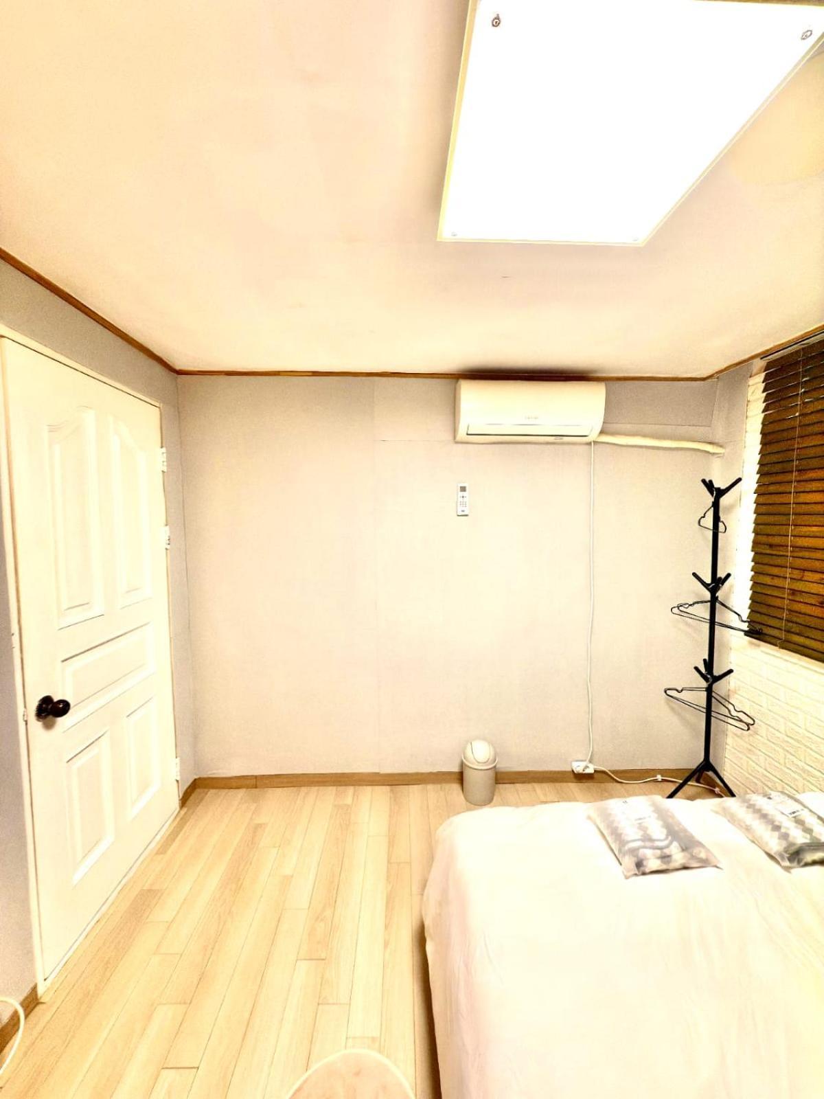 Private Family Home, 2-bedrooms Holiday home