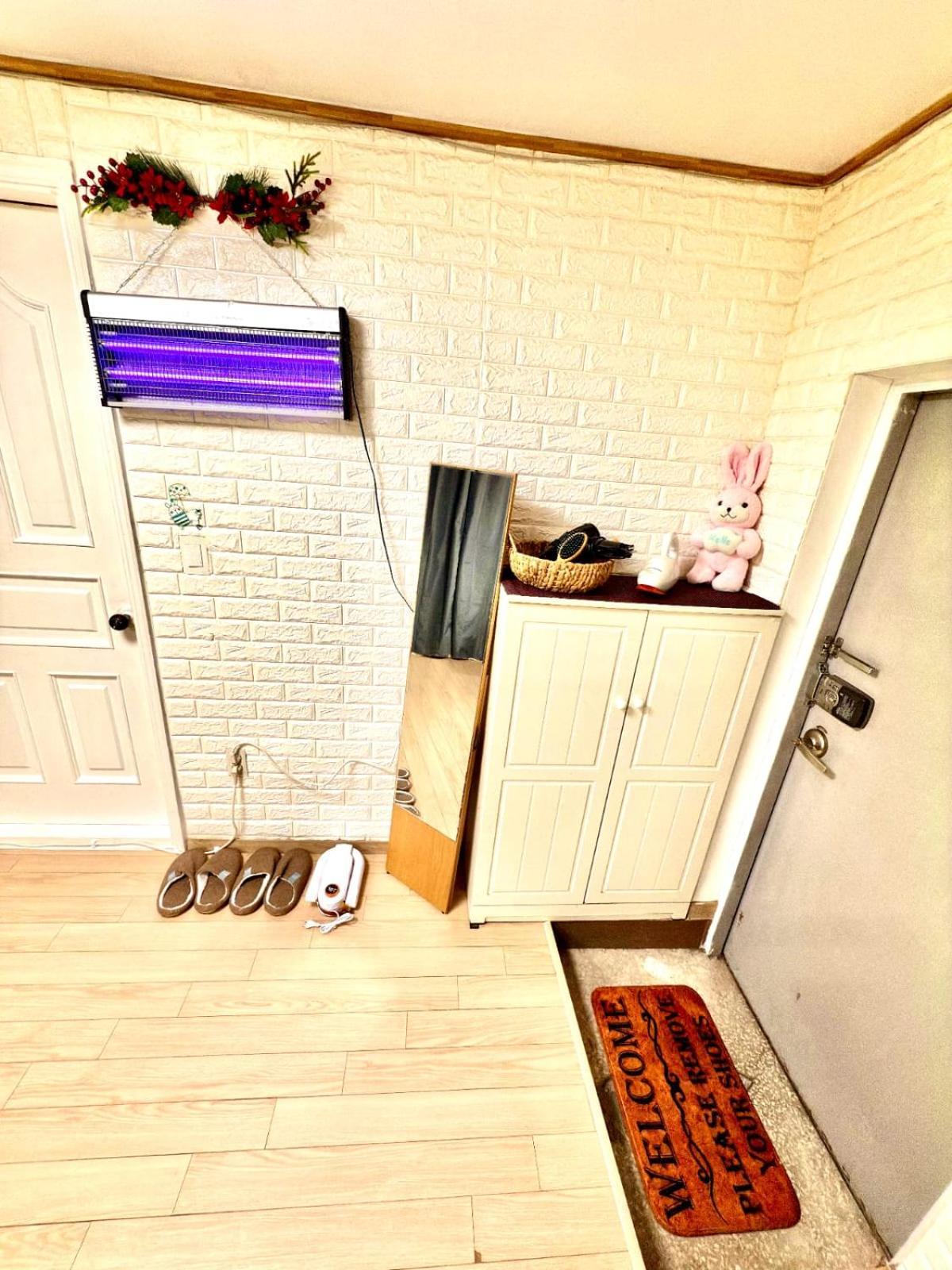 Private Family Home, 2-bedrooms * Seoul
