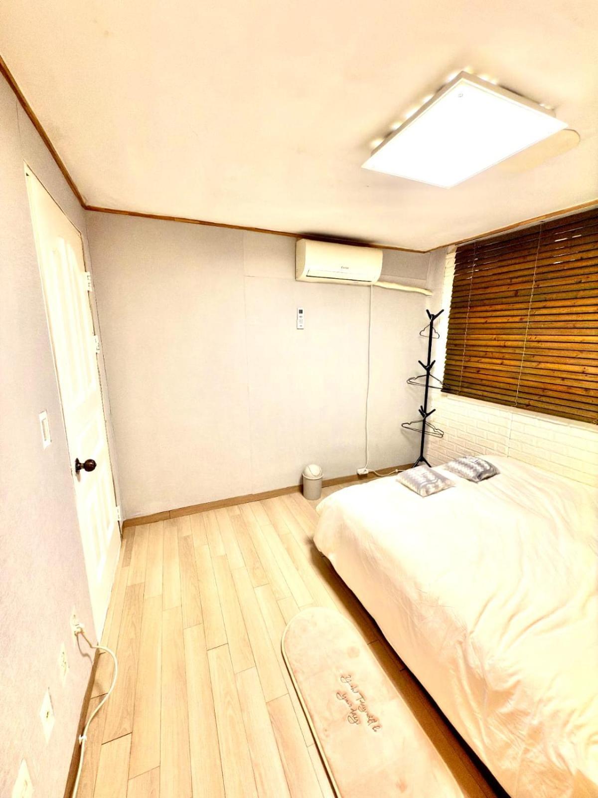 Private Family Home, 2-bedrooms Seoul